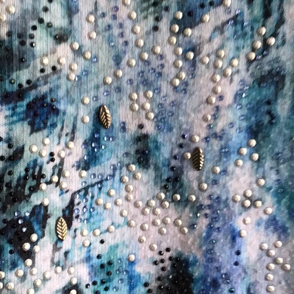 Christopher & Banks Top - Picture 3 of 4